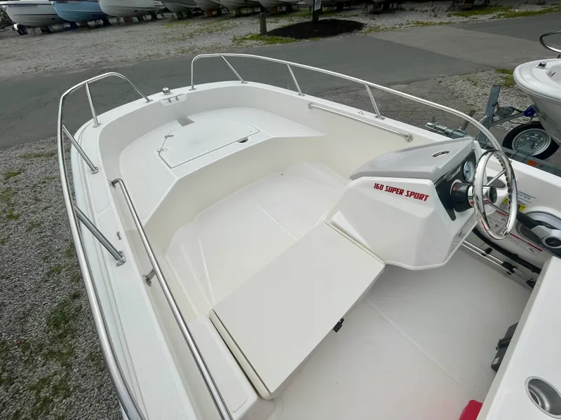 Slide: The Image of Boston Whaler 160 Super Sport 2026 - 4