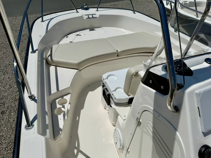 Slide: The Image of Boston Whaler 170 Montauk 2026 - 13