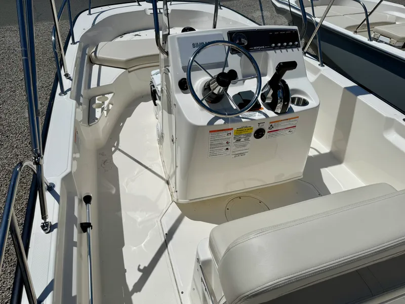 Slide: The Image of Boston Whaler 170 Montauk 2026 - 11