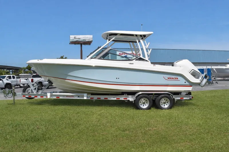 The Image of Boston Whaler 240 Vantage 2026 - 0