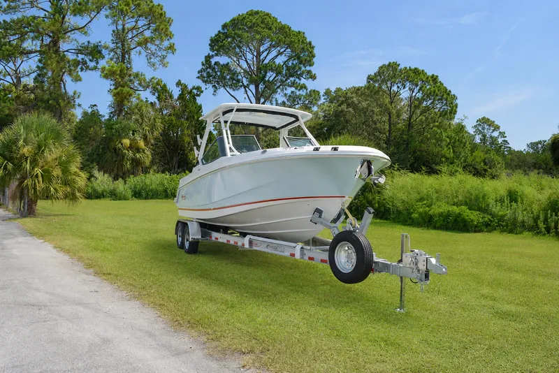 Slide: The Image of Boston Whaler 240 Vantage 2026 - 2