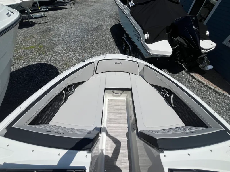 Slide: The Image of Sea Ray SPX 210 Outboard 2026 - 12