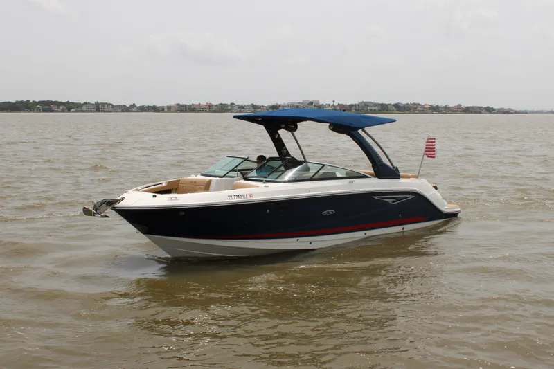 Slide: The Image of Sea Ray SLX 280 2020 - 8