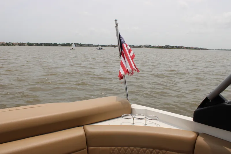 Slide: The Image of Sea Ray SLX 280 2020 - 17