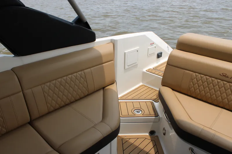 Slide: The Image of Sea Ray SLX 280 2020 - 15
