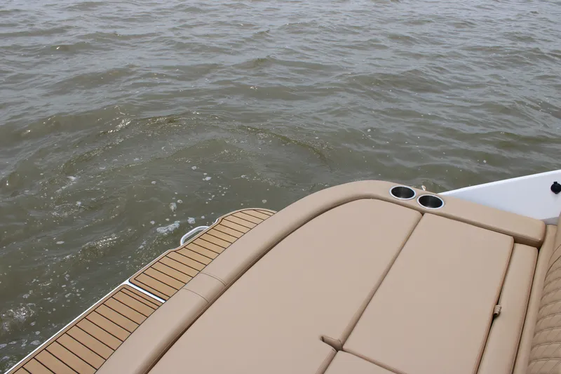 Slide: The Image of Sea Ray SLX 280 2020 - 10