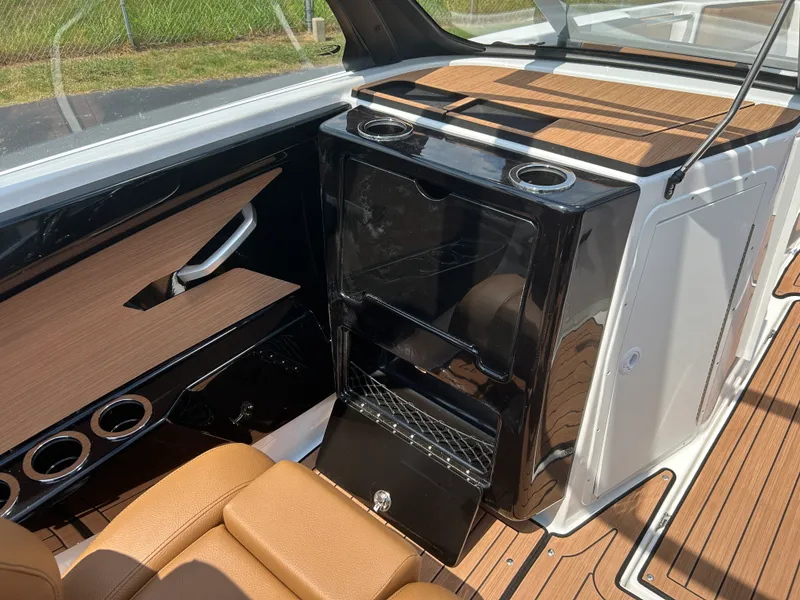 Slide: The Image of Yamaha 222SE 2026 - 9