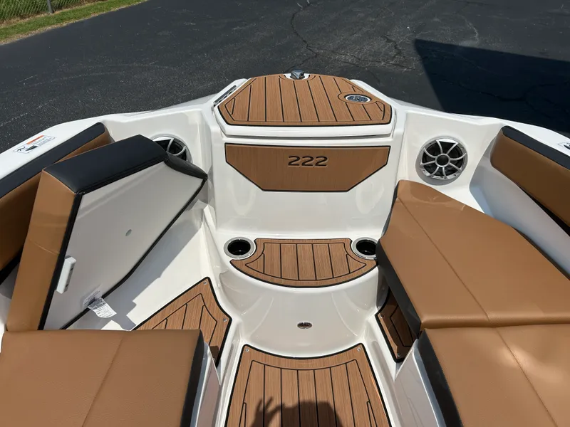 Slide: The Image of Yamaha 222SE 2026 - 21