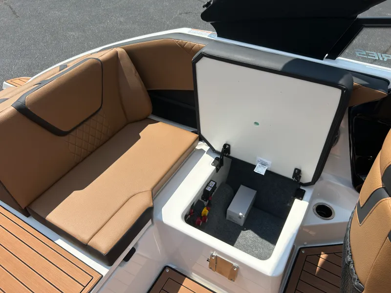 Slide: The Image of Yamaha 222SE 2026 - 18