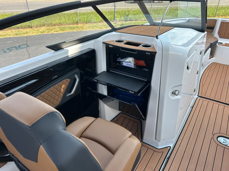 Slide: The Image of Yamaha 252SD 2026 - 18