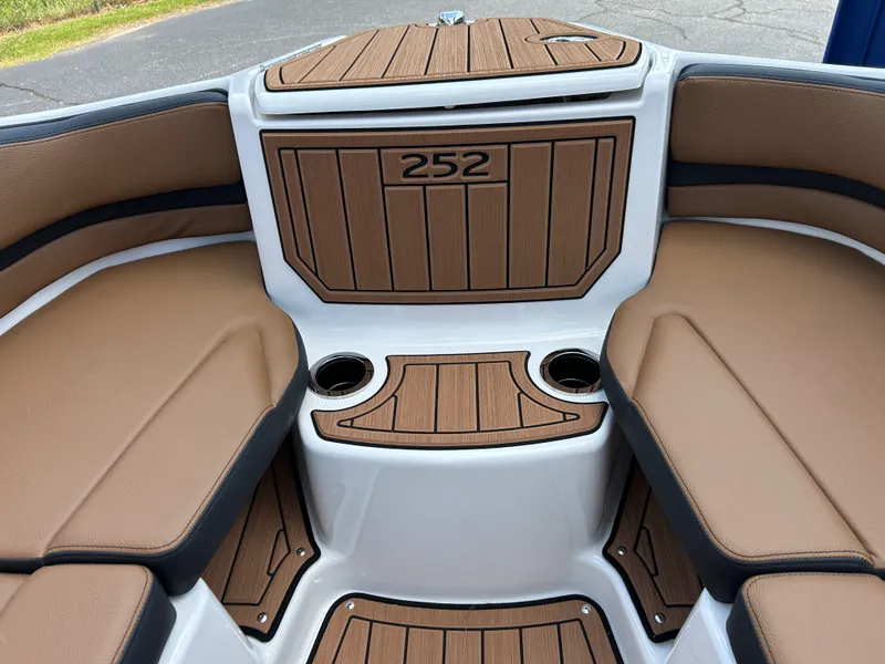 Slide: The Image of Yamaha 252SD 2026 - 26