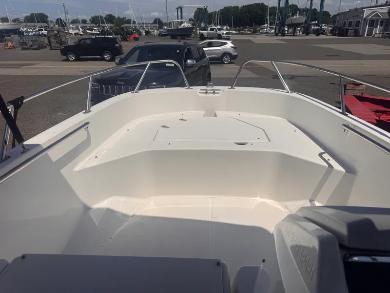 Slide: The Image of Boston Whaler 16 SUPER SPORT 2021 - 11