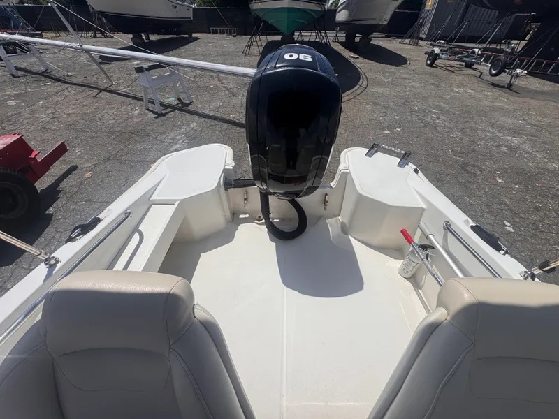 Slide: The Image of Boston Whaler 16 SUPER SPORT 2021 - 6