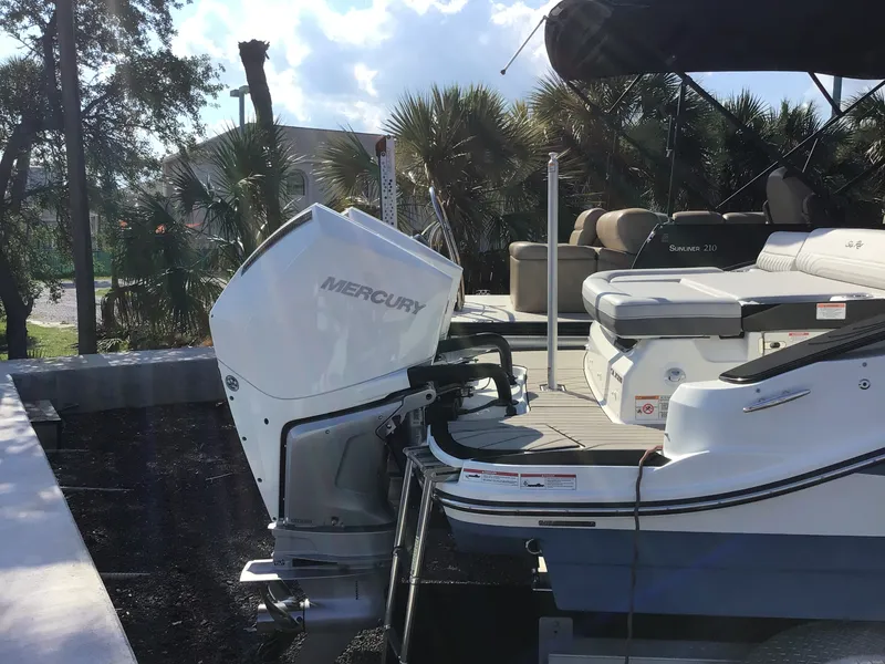 Slide: The Image of Sea Ray SLX 280 Outboard 2026 - 12