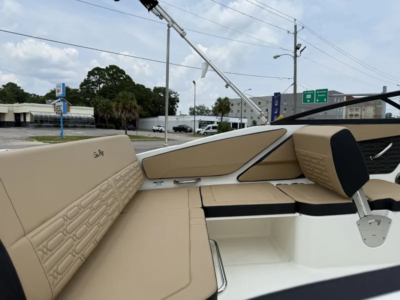 Slide: The Image of Sea Ray SPX 210 Outboard 2026 - 11