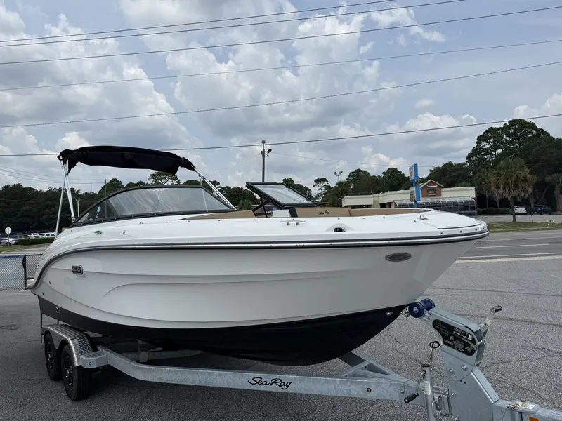 Slide: The Image of Sea Ray SPX 210 Outboard 2026 - 1