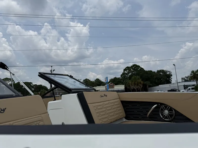 Slide: The Image of Sea Ray SPX 210 Outboard 2026 - 13