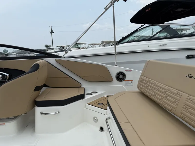 Slide: The Image of Sea Ray SPX 210 Outboard 2026 - 17