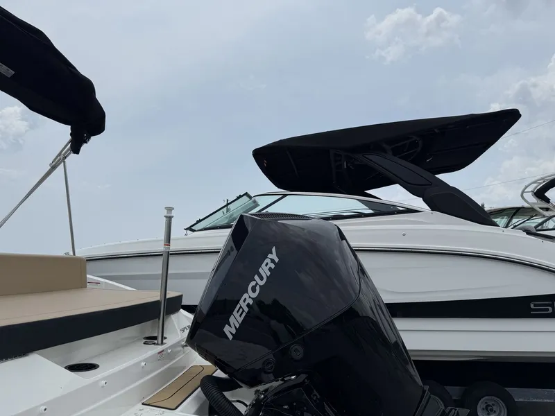 Slide: The Image of Sea Ray SPX 210 Outboard 2026 - 6