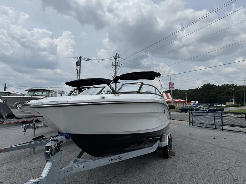 Slide: The Image of Sea Ray SPX 210 Outboard 2026 - 2