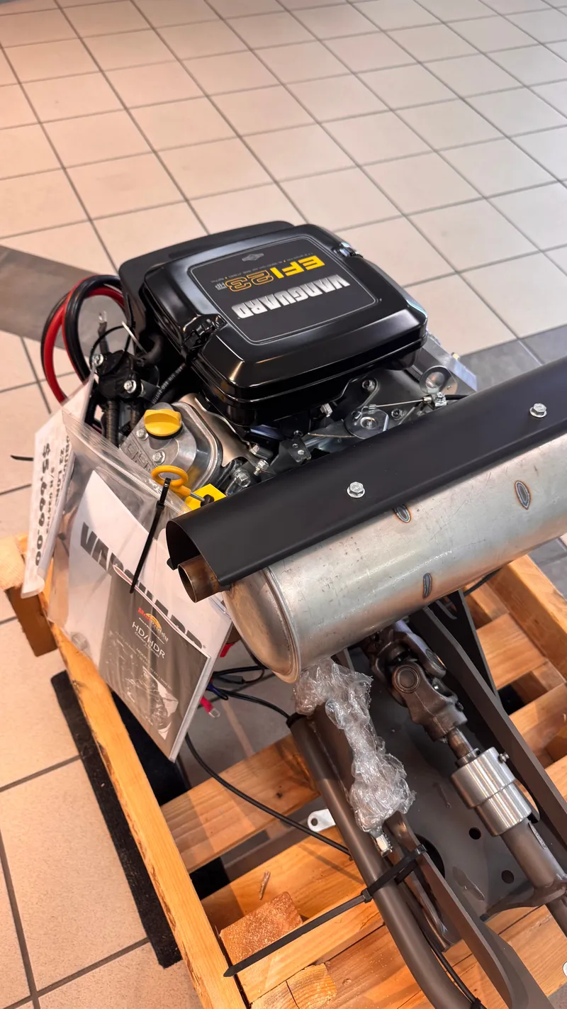 Slide: The Image of MUD BUDDY LONGTAIL 23 EFI - 1