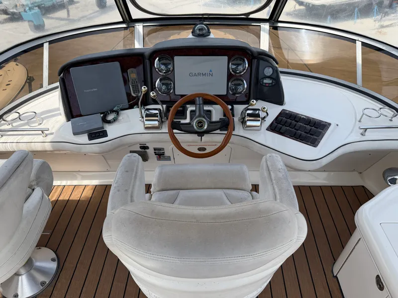 The Image of Sea Ray 420 Sedan Bridge 2004 - 0