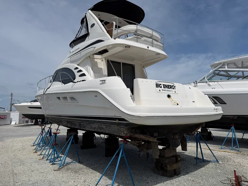 Slide: The Image of Sea Ray 420 Sedan Bridge 2004 - 21