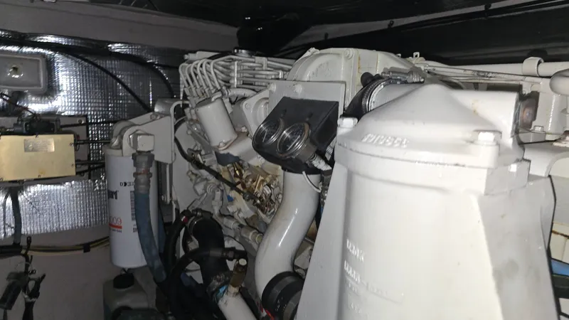 Slide: The Image of Sea Ray 420 Sedan Bridge 2004 - 28