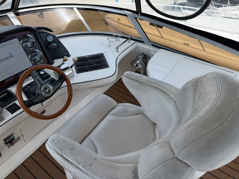 Slide: The Image of Sea Ray 420 Sedan Bridge 2004 - 31