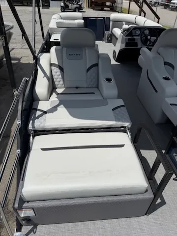 Slide: The Image of Crest Classic 220 SLRC 2025 - 6