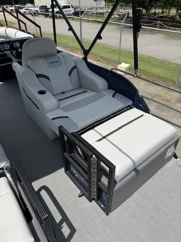 Slide: The Image of Crest Classic 220 SLRC 2025 - 7