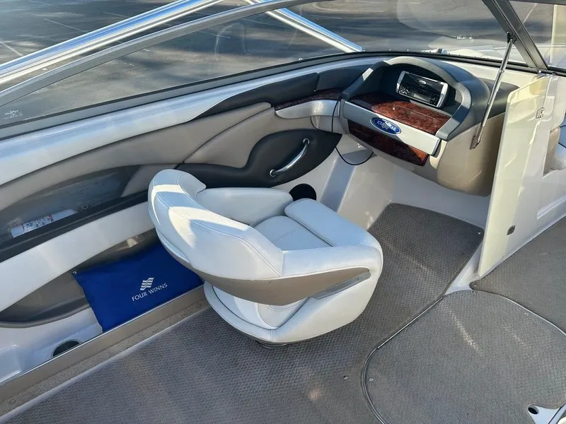 Slide: The Image of Four Winns 200 Horizon 2005 - 5