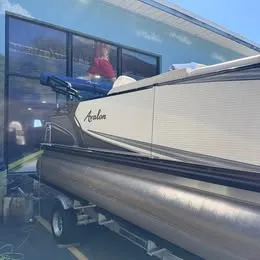 Slide: The Image of Avalon LSZ Cruise 20' 2020 - 10