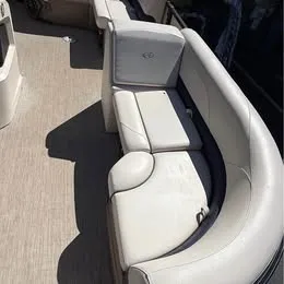 Slide: The Image of Avalon LSZ Cruise 20' 2020 - 6
