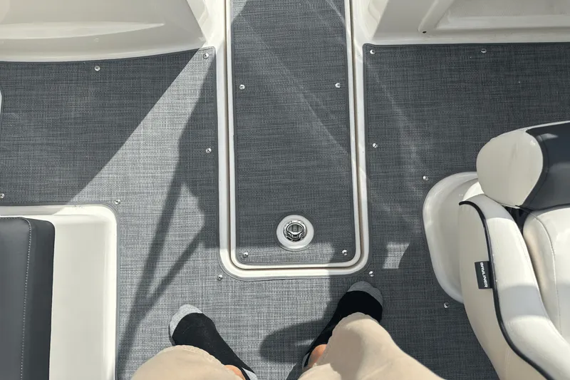 Slide: The Image of Bayliner VR4 OB 2023 - 10