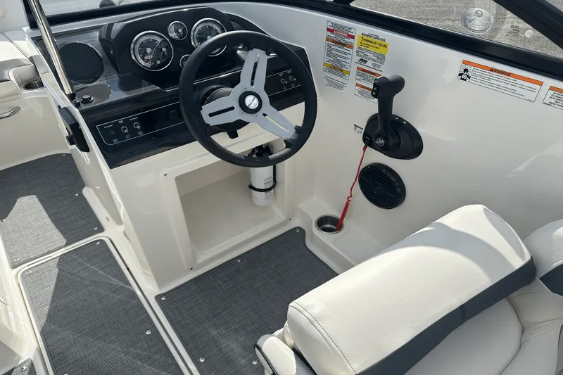 Slide: The Image of Bayliner VR4 OB 2023 - 15