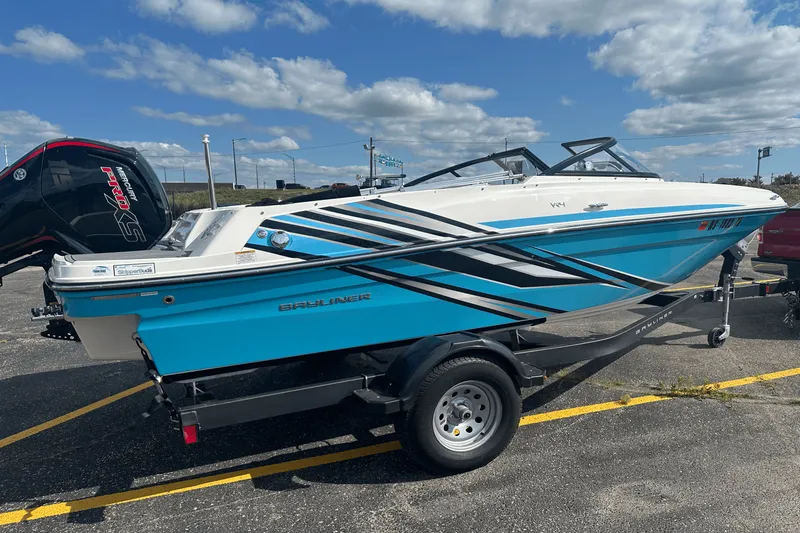 Slide: The Image of Bayliner VR4 OB 2023 - 3