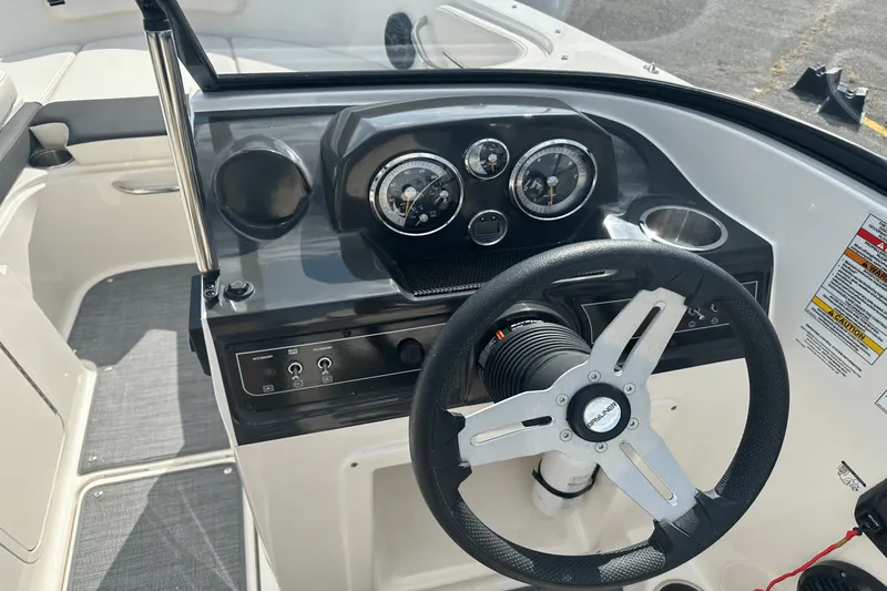 Slide: The Image of Bayliner VR4 OB 2023 - 7