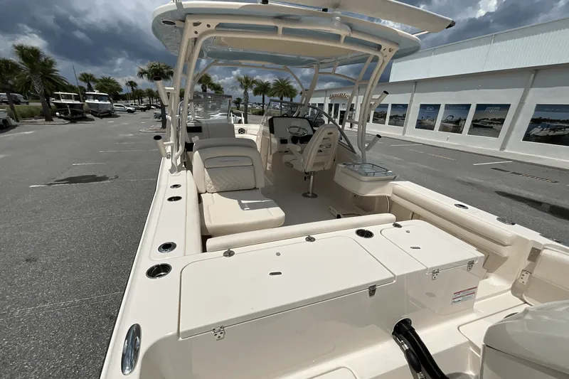 Slide: The Image of Grady-White Freedom 235 2026 - 10