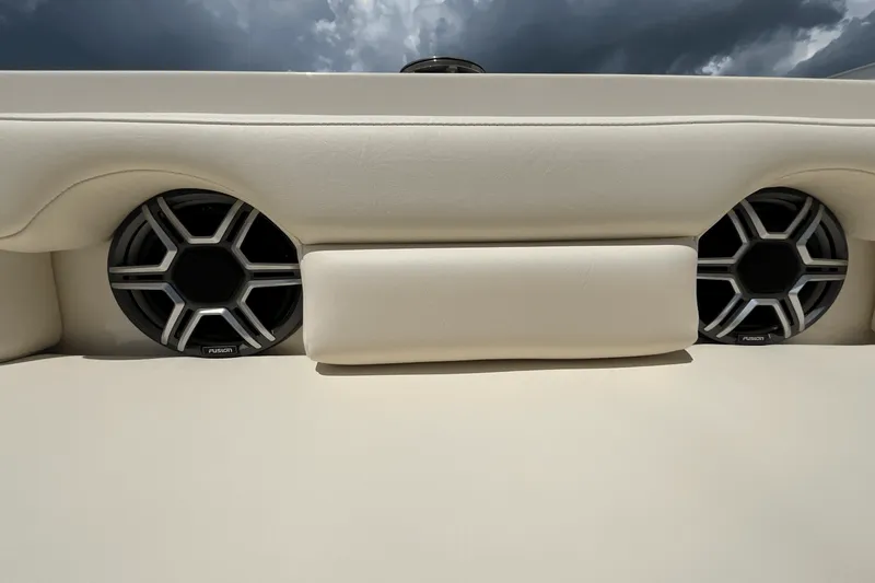 Slide: The Image of Grady-White Freedom 235 2026 - 13