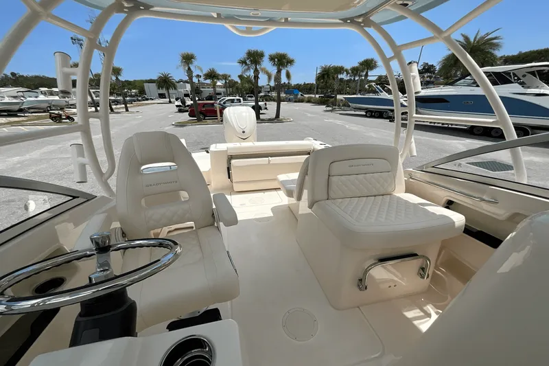 Slide: The Image of Grady-White Freedom 235 2026 - 15