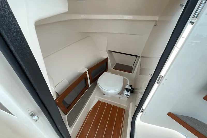 Slide: The Image of Grady-White Freedom 235 2026 - 22