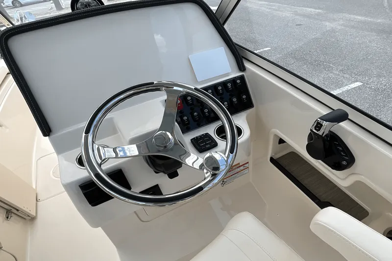 Slide: The Image of Grady-White Freedom 235 2026 - 25