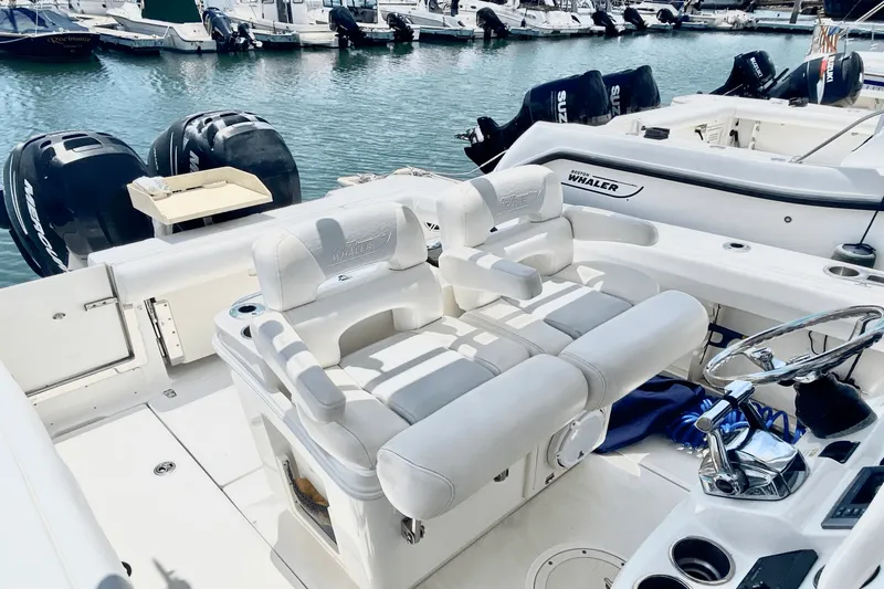 Slide: The Image of Boston Whaler 250 OUTRAGE 2013 - 16