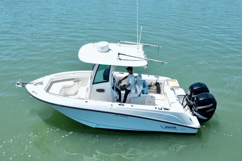 Slide: The Image of Boston Whaler 250 OUTRAGE 2013 - 4