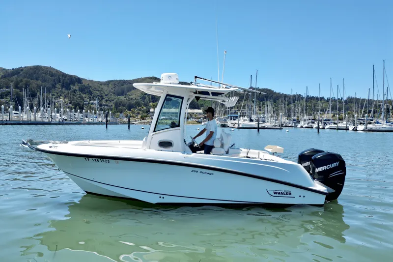 Slide: The Image of Boston Whaler 250 OUTRAGE 2013 - 8