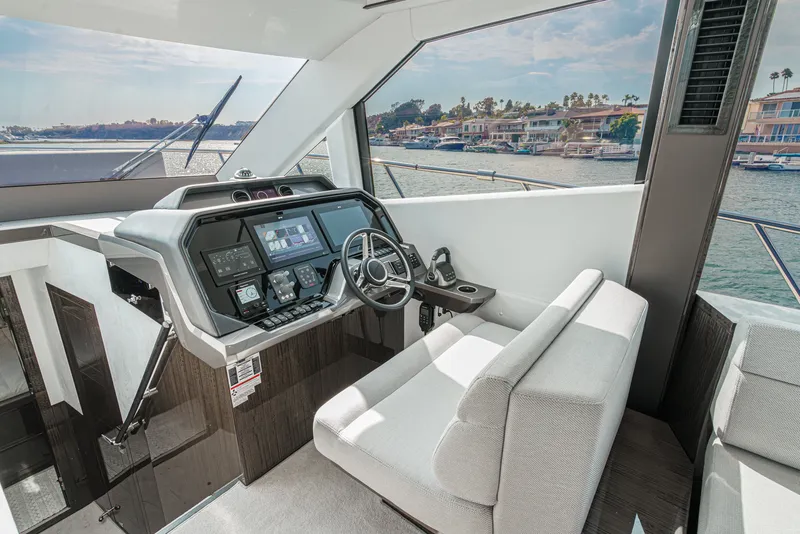 Slide: The Image of Galeon 500 FLY 2024 - 91
