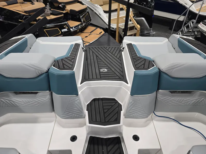 Slide: The Image of Mastercraft XSTAR 2025 - 108