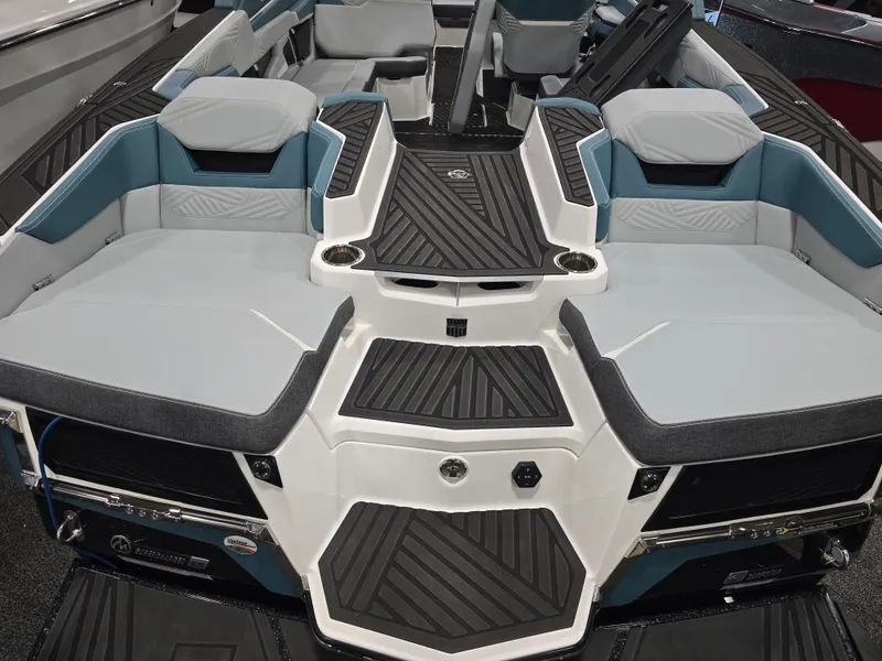 Slide: The Image of Mastercraft XSTAR 2025 - 86