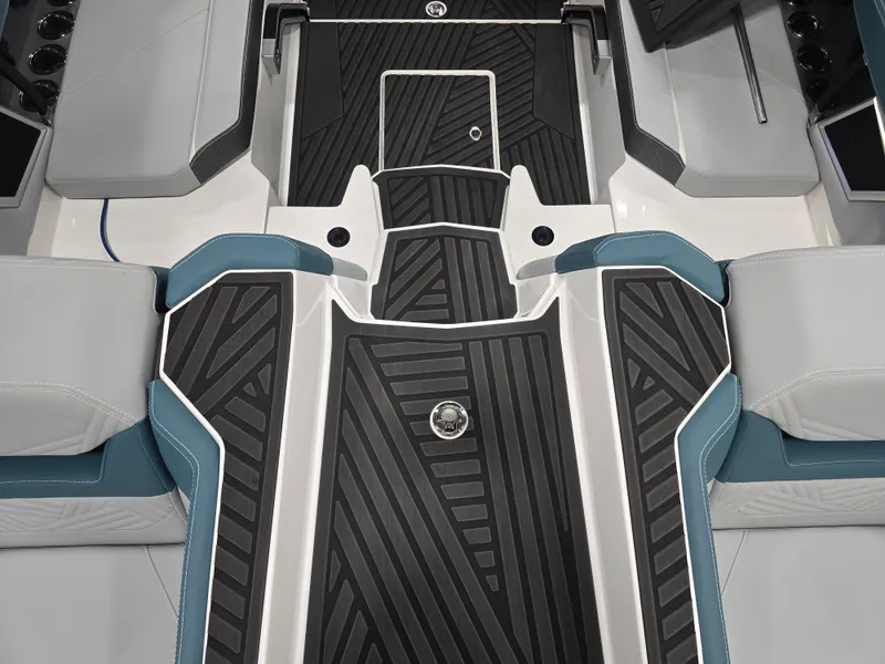 Slide: The Image of Mastercraft XSTAR 2025 - 87